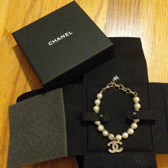 Chanel bracelet - Picture 10 of 13